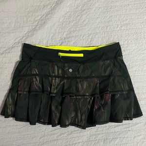 Lululemon size 10 skirt